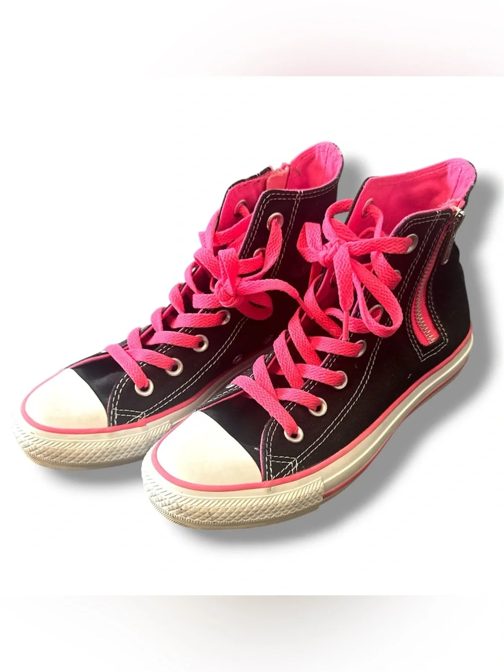 Converse Black Canvas High-Top Sneakers with Hot Pink Accents Women’s 6 - Picture 1 of 6